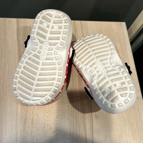 Disney Minnie Mouse Crocs - Picture 3 of 4